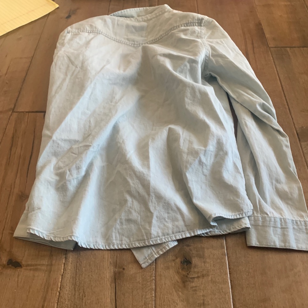 A button up top - Picture 2 of 2